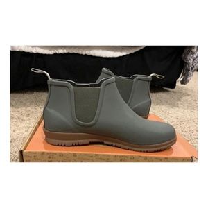 BOGS short boots